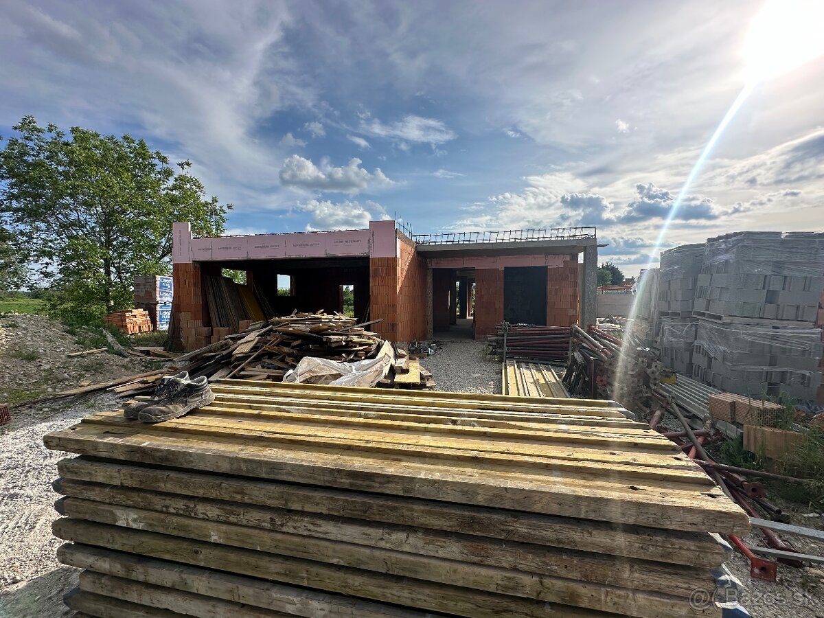 Predám rozostavaný luxusný RD v obci OPOJ - 10