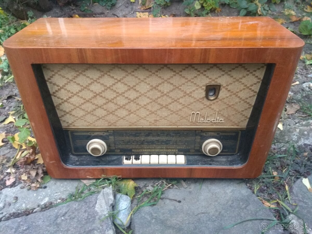 Staré rádio tesla - 10