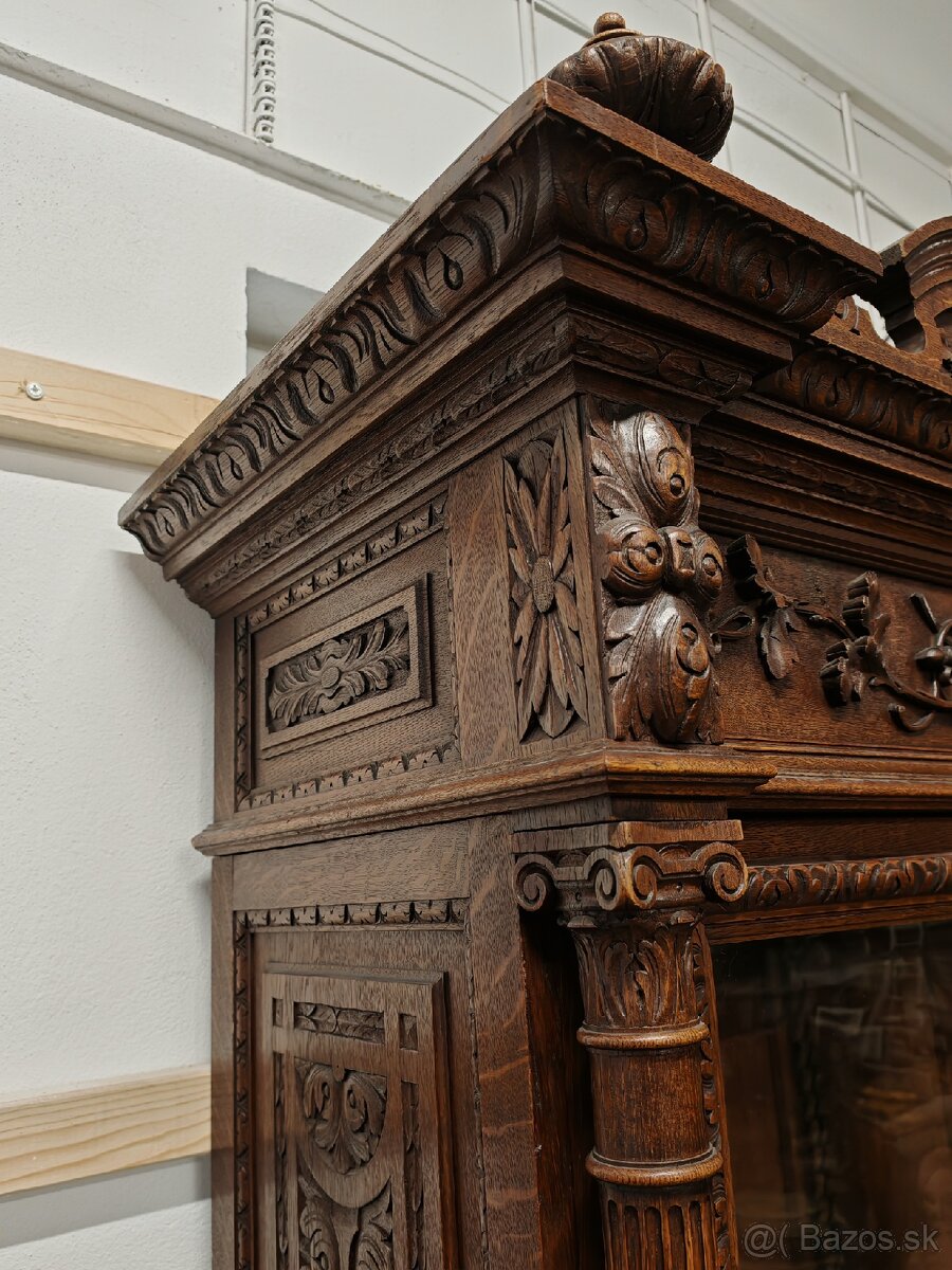 Starožitná vitrína - 10