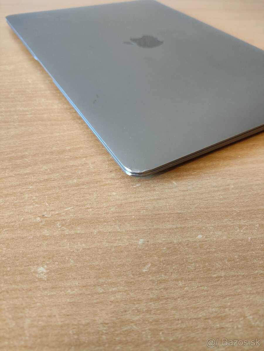 MacBook Air 2020 | i5 • 8GB • 256GB SSD - 10