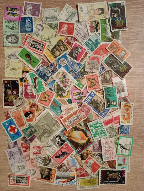 Predám balík poštových známok 1000 ks. č 3 - 10