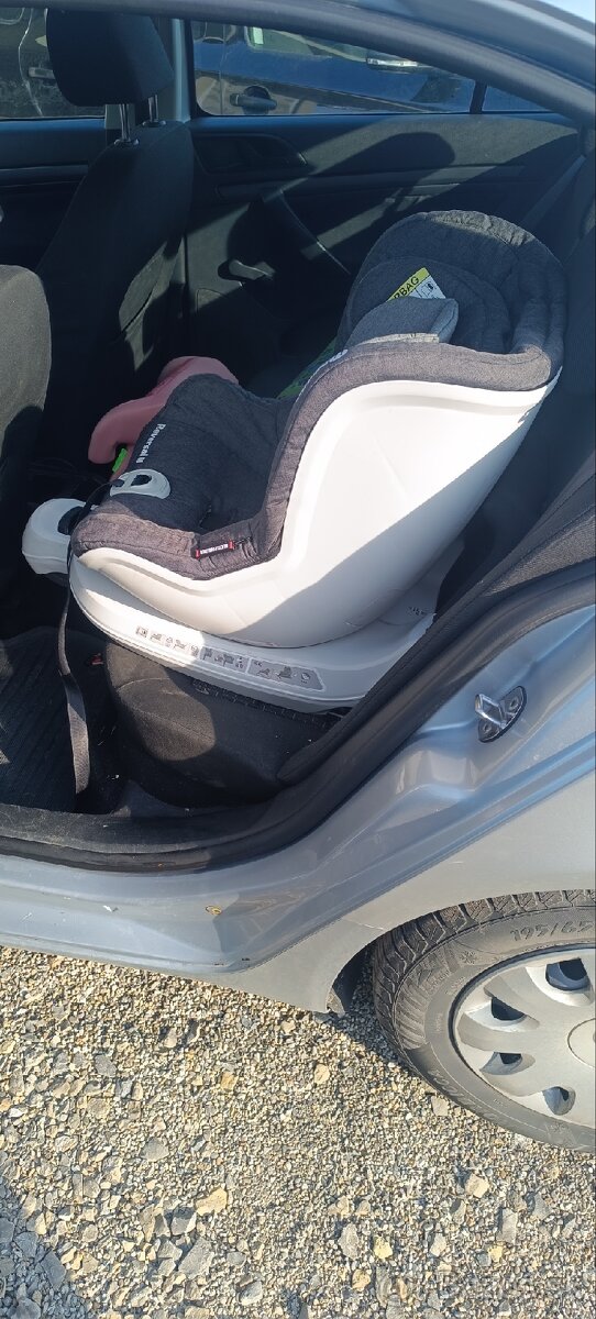 Autosedačka Petite&Mars Reversal II Isofix - 10