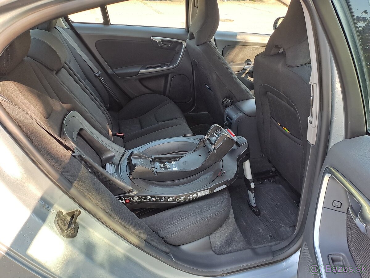 Predám Volvo s60 309000km nova sada zimnych pneu - 10