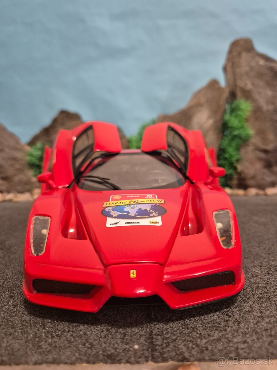 Prodám model 1:18 Ferrari Enzo - 10
