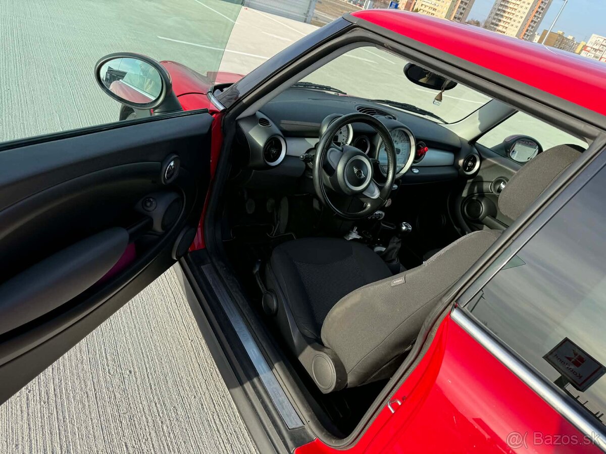 Mini Cooper One - 10