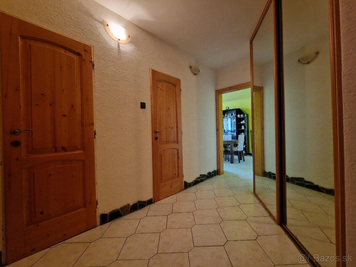 4 izbový byt s balkónom Rožňava - 10