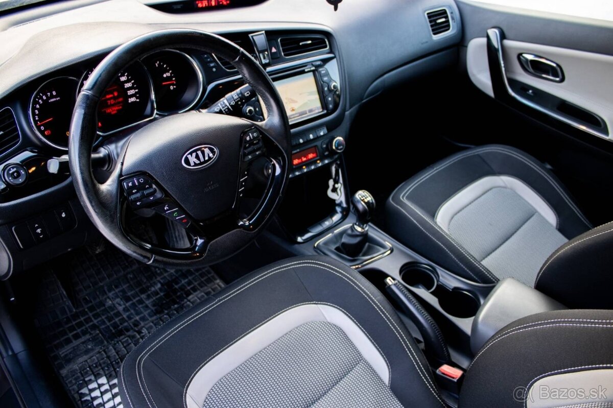 Kia Cee’d SW 1.6 GDI Platinum 2014 - 10