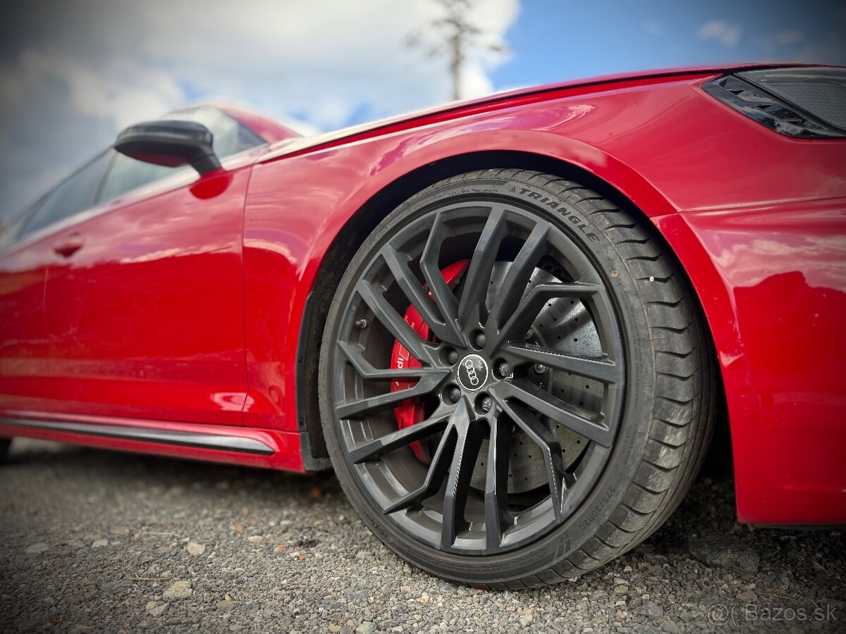 Audi RS4 COMPETITION MATRIX VIRTUAL Red/Black - 10