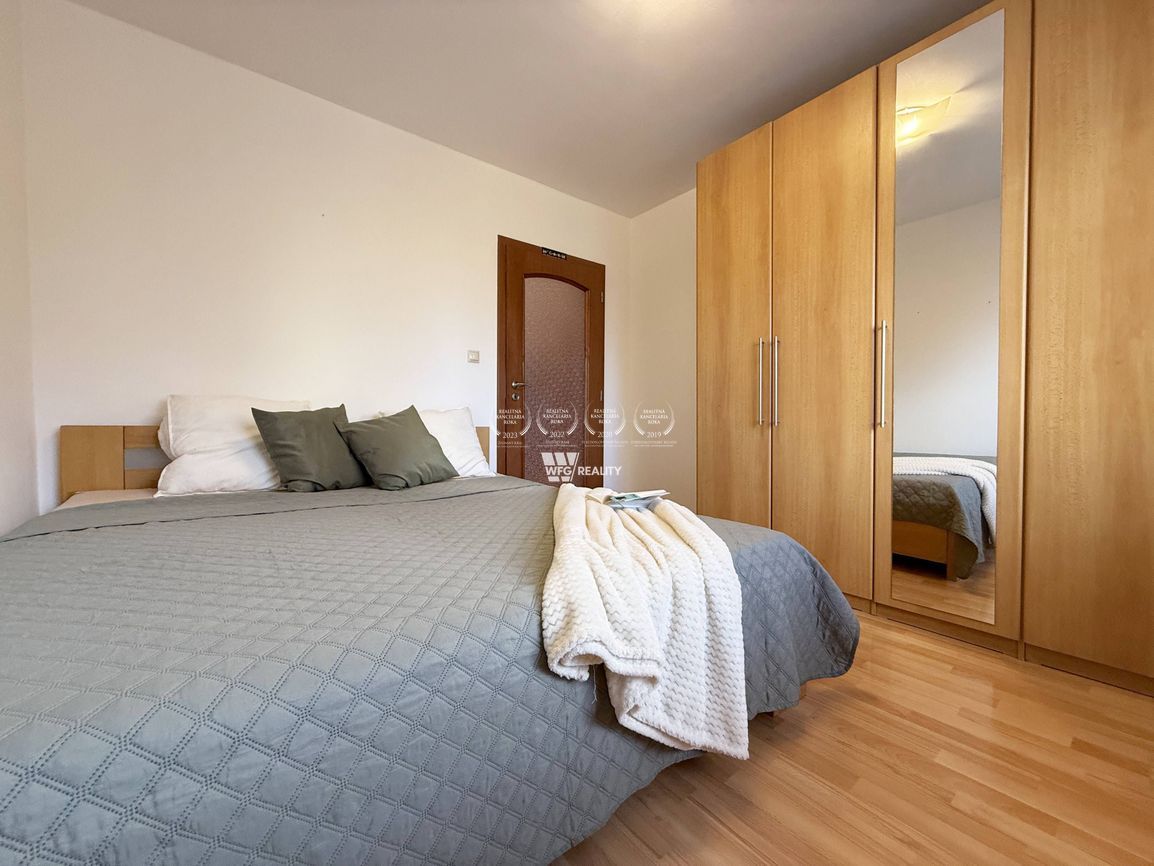 REZERVOVANÉ Na predaj slnečný 3-izbový byt s balkónom na Hli - 10