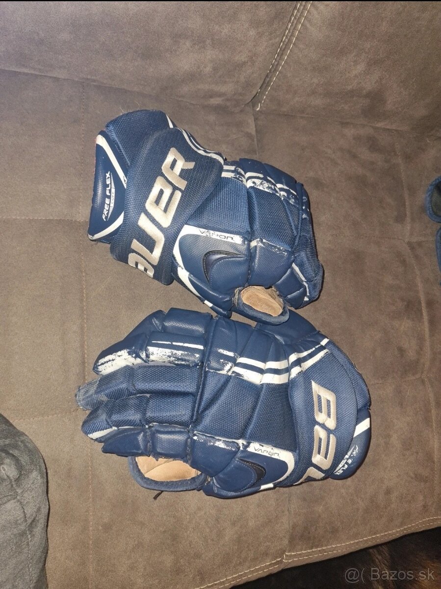 Hokejová výstroj - 10
