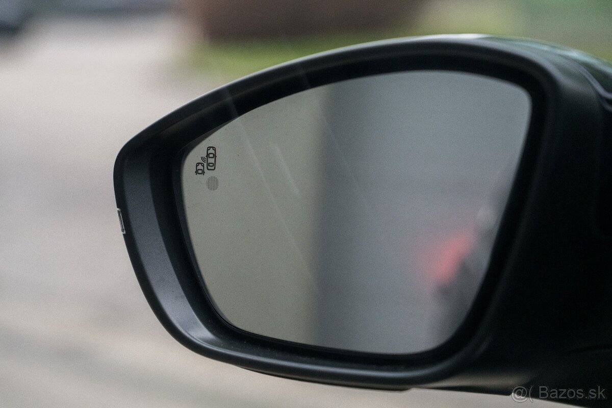 Peugeot 308 2.0 HDi 110kw M6 ALLURE - 10