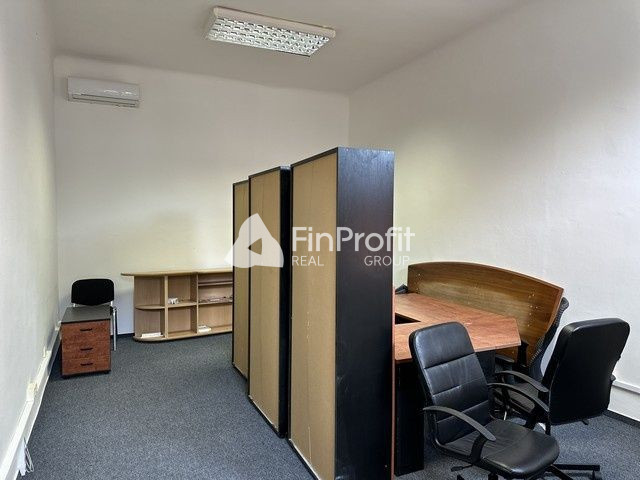 Kancelársky priestor s vlastným zázemím na prenájom - 107 m2 - 10