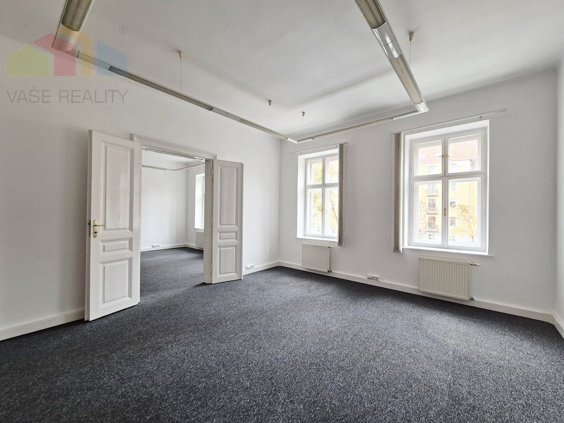 Na prenájom administratívny priestor, 137 m², Jakubovo nám., - 10