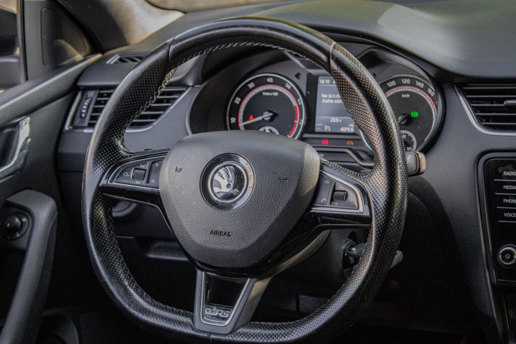 Škoda Octavia combi RS 2.0 TSI - 10