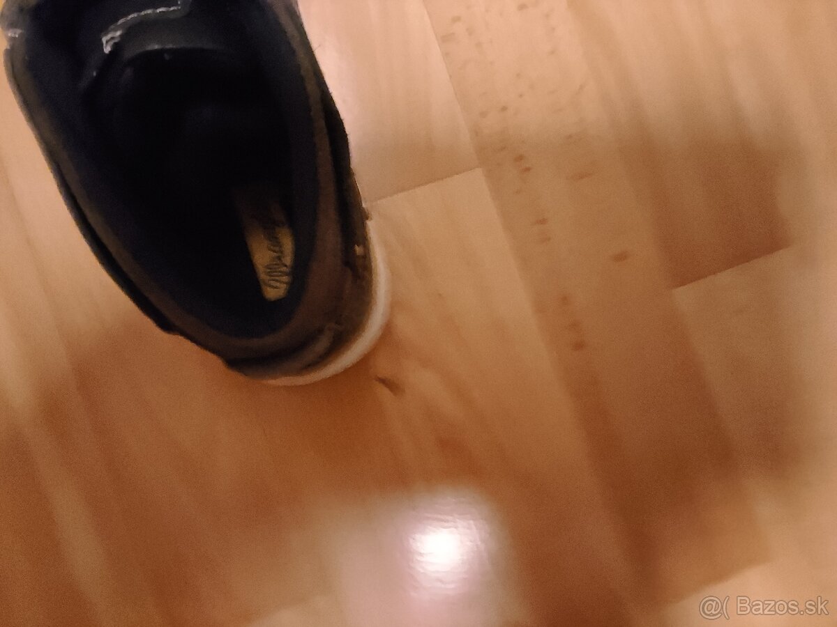 Predám nenosené Nove kožené Botasky zn.WRANGLER č.43 - 30 € - 10