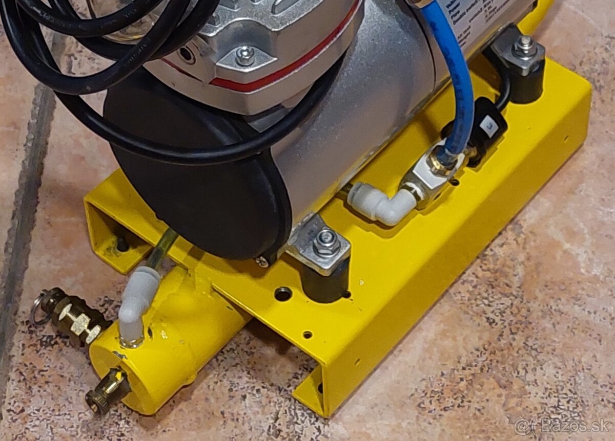 Airbrush kompresor s tlakovou nádobou 1 L - 10