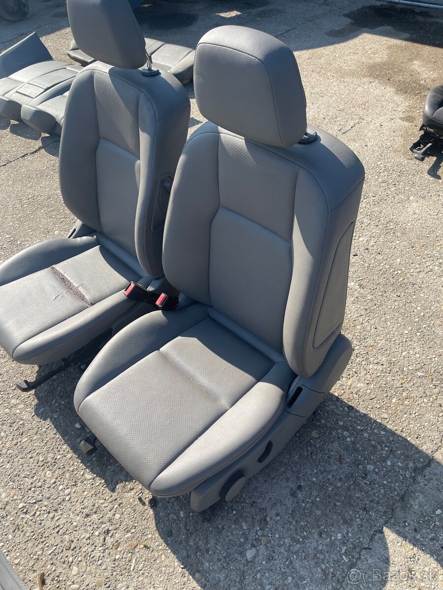 Mercedes w204 c class sedan kombi sedačky - 10