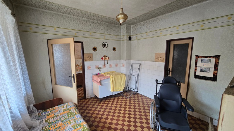 RD s pozemkom 1162 m2 v obci Jur nad Hronom - 10