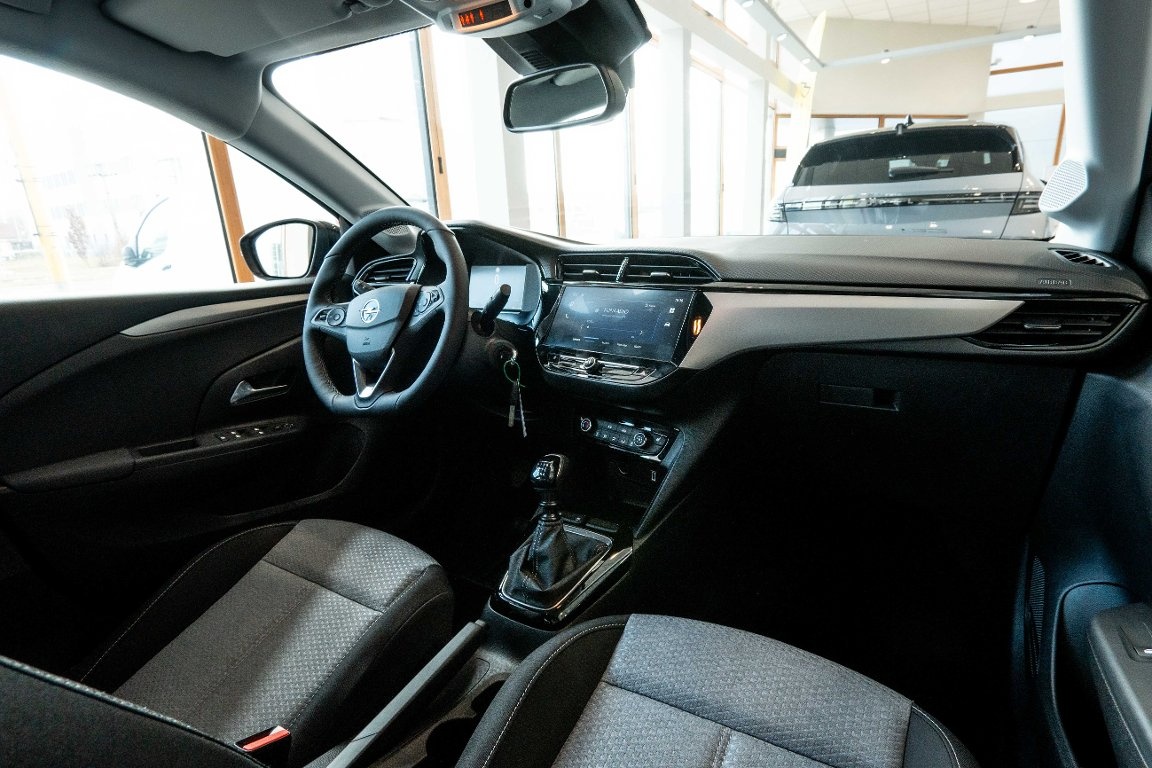 Opel Corsa Edition 1,2T 100k MT6 - 10