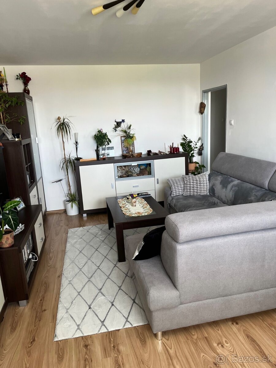 2-izbový byt 59m2 na ul. Žitavská v Senci s balkónom - 10