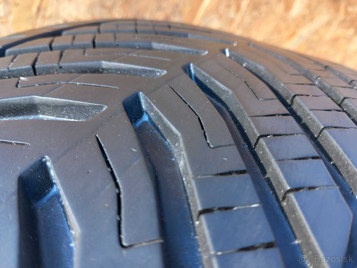 225/40 r18 celoročne pneumatiky - 10
