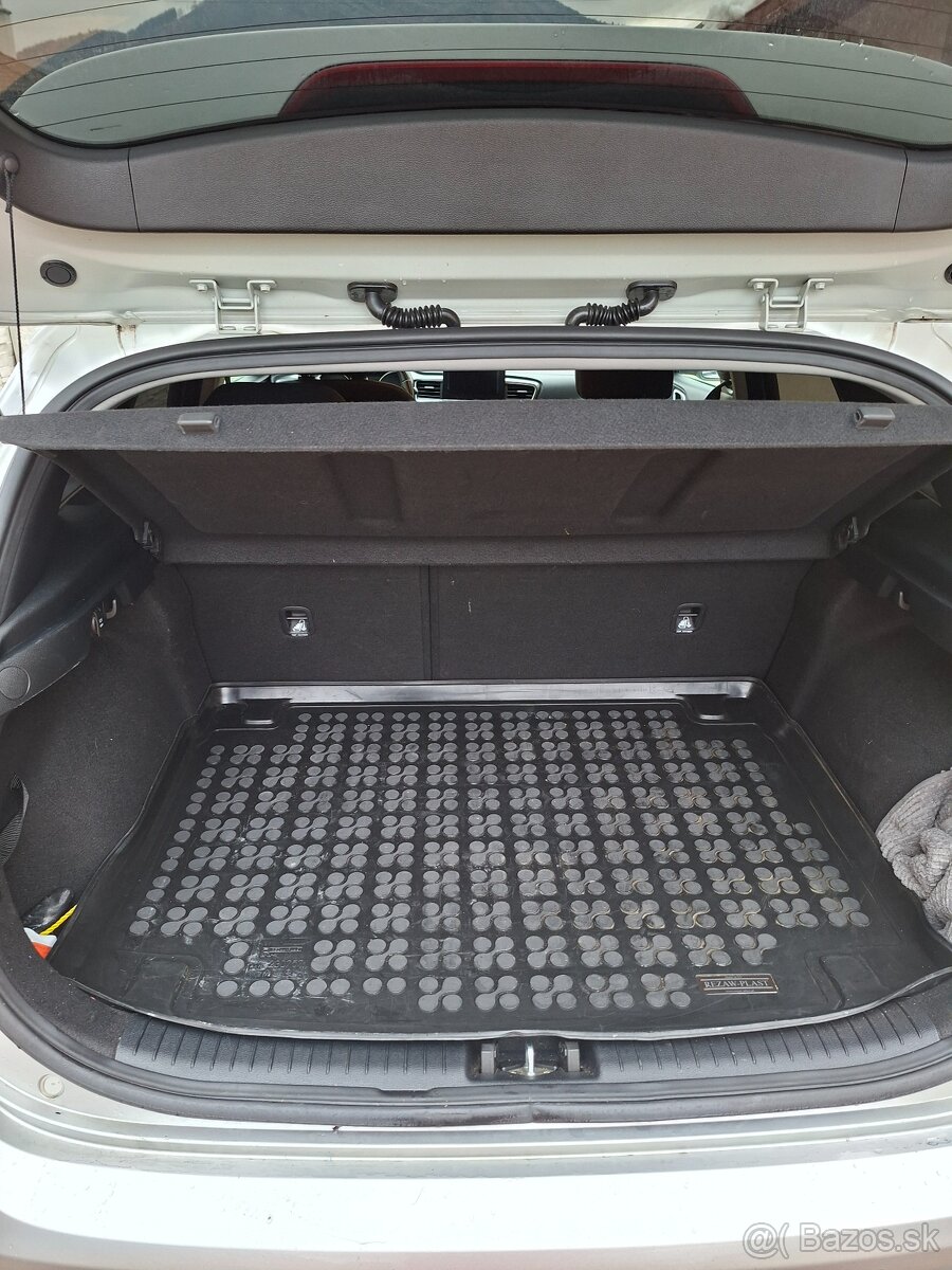 Kia ceed 1,6 crdi r.v.2019 - 10