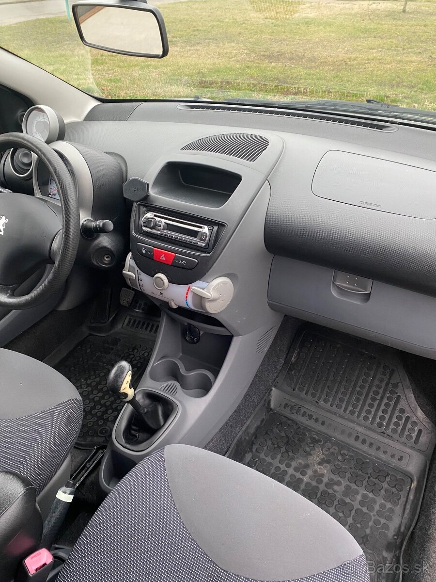 Peugeot 107 - 10