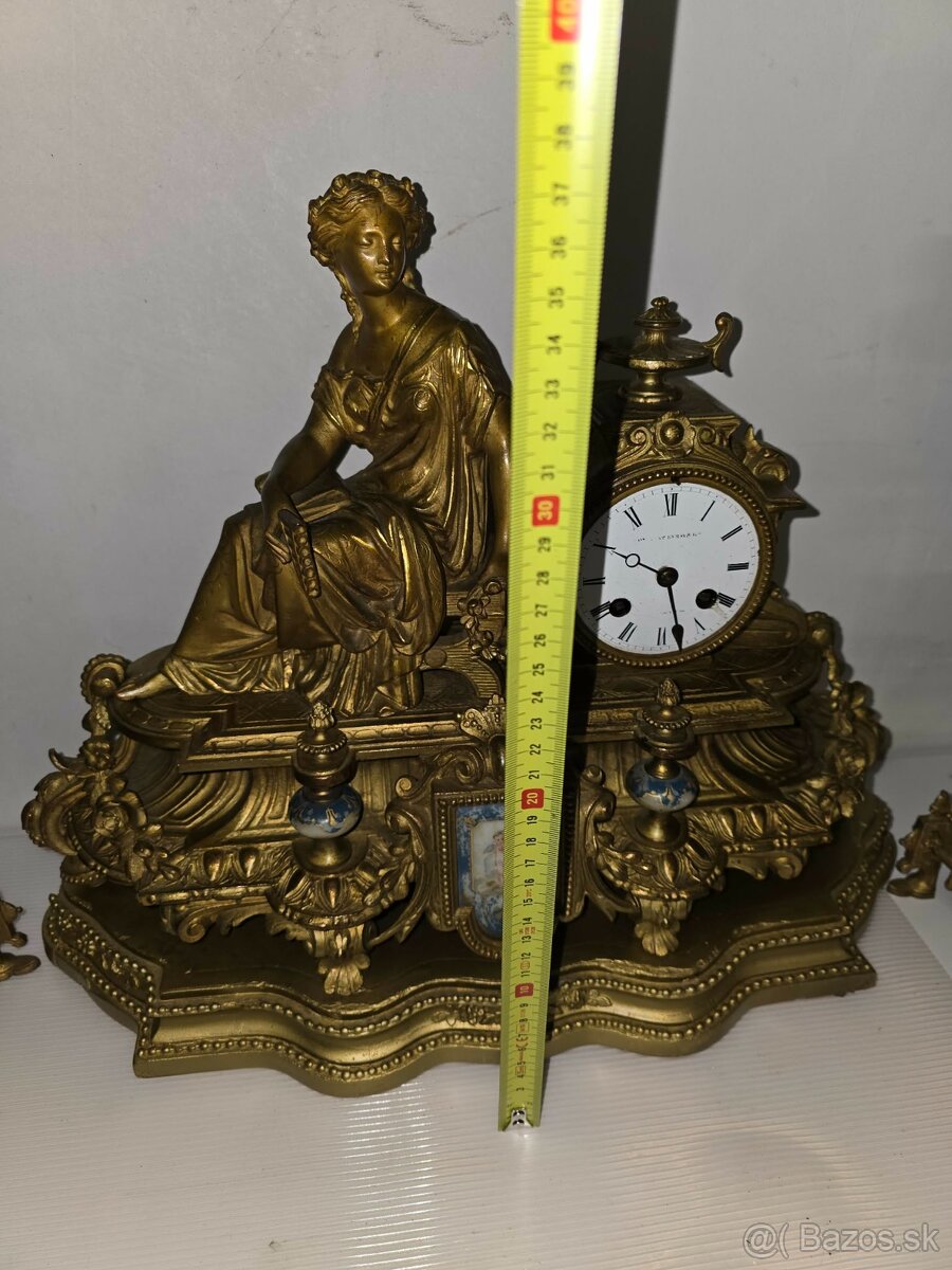 Krásne figurálne hodiny a svietniky - 10