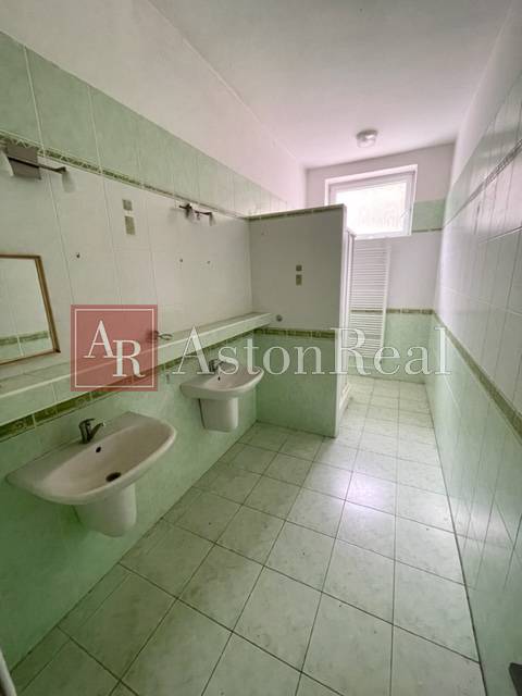 Kúpte si vlastný KAŠTIEĽ - DOMANIŽA - 10