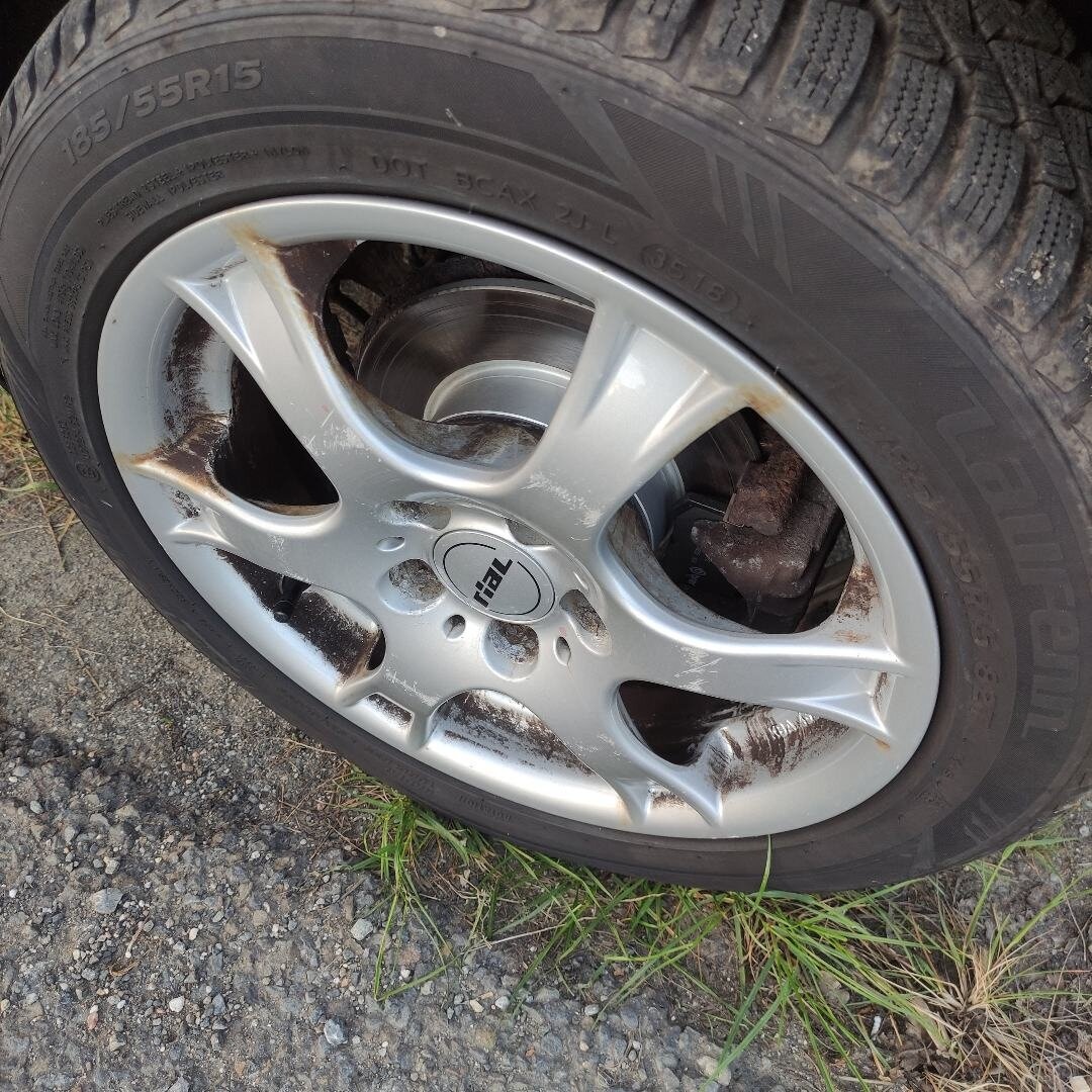 Škoda Roomster 1.6 16V MPI benzín červená - 10