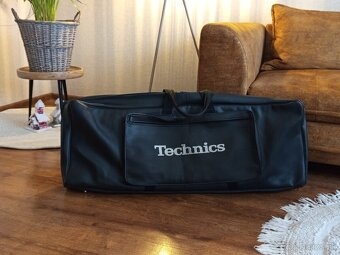 PROFESIONÁLNY MIDI MASTER KEYBOARD "CME UF-60 CLASSIC" - 10