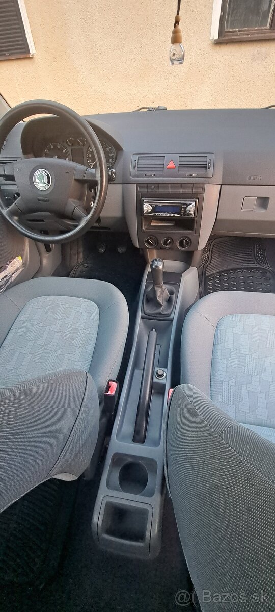 Skoda fabia 1.4 mpi - 10