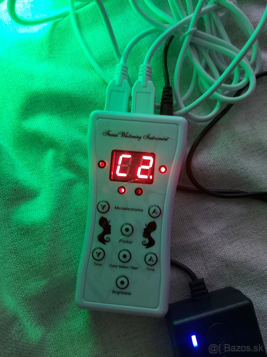 Kozmetický prístroj LED maska - 10