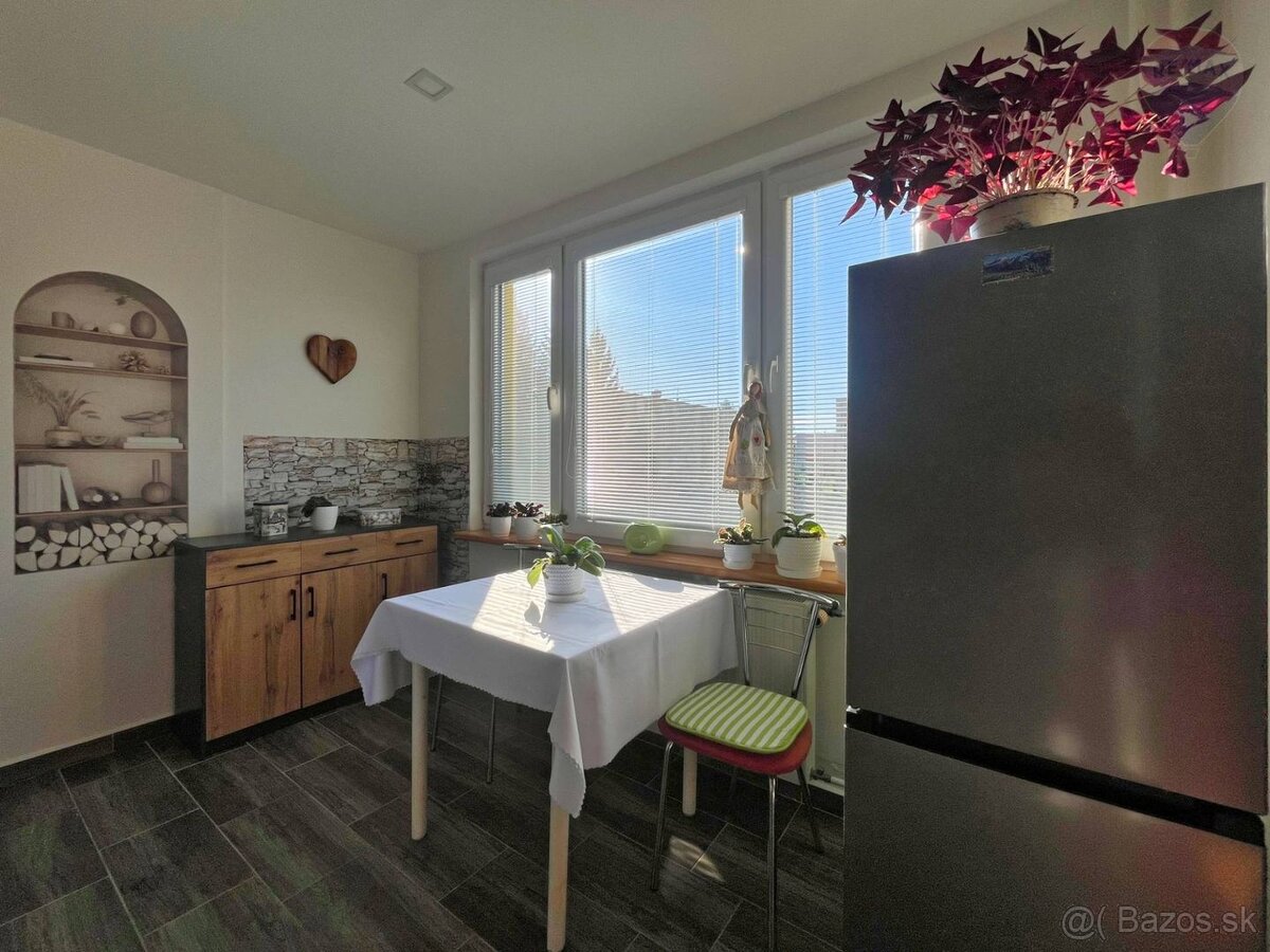 PREDAJ veľkometrážny 3- izb. byt sídlisko SEVER Prievidza - 10