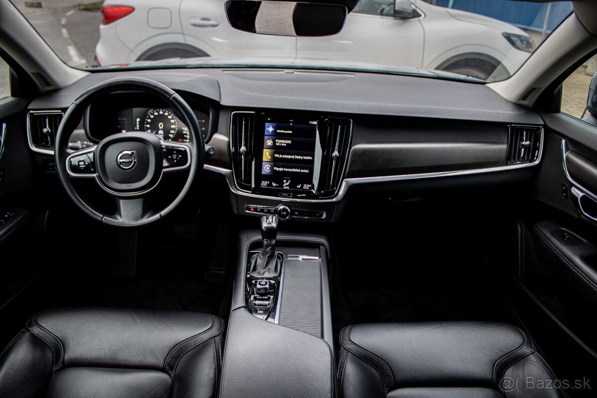 Volvo V90 D4 2.0L Momentum Cross Country - 10