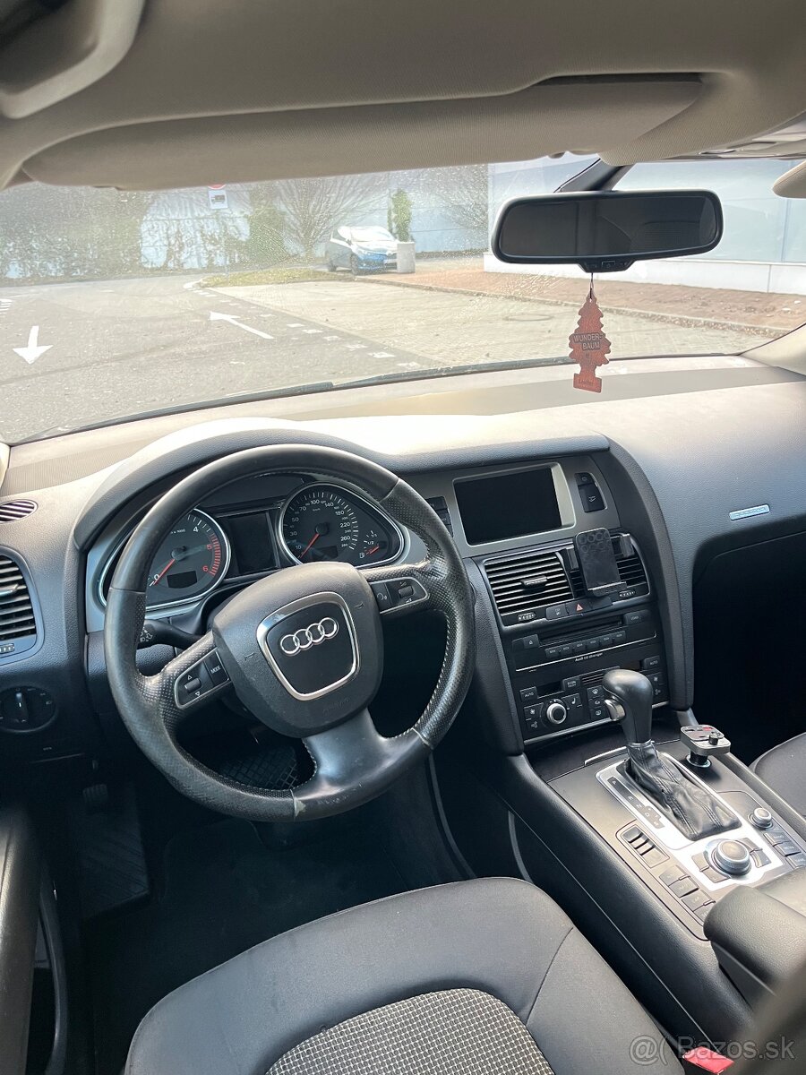 Audi Q7 - 10