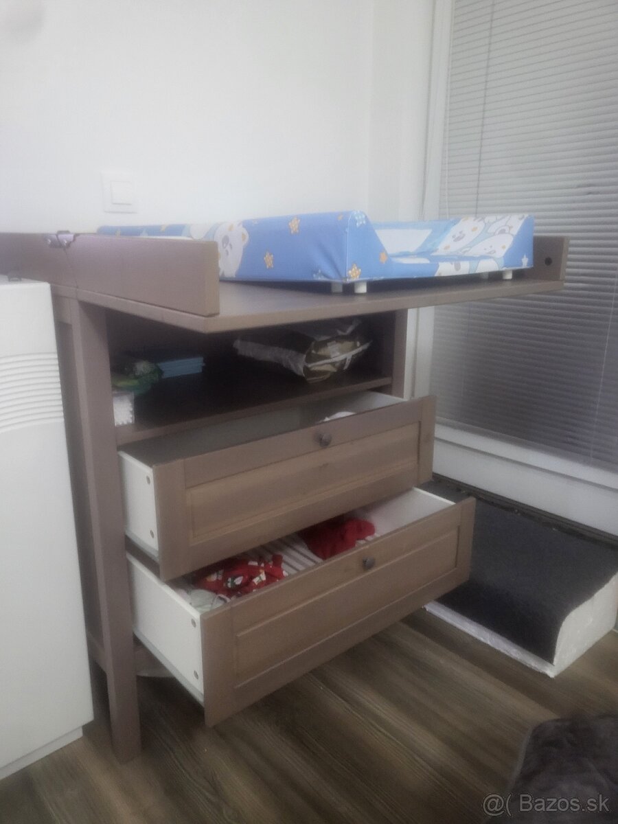 Postieľka a prebaľovací pult - 10