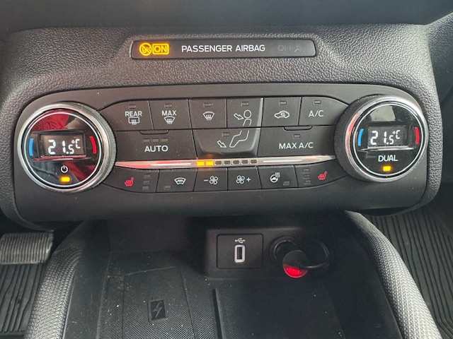 Ford Focus Kombi 2.0 TDCi EcoBlue Active A/T - 10