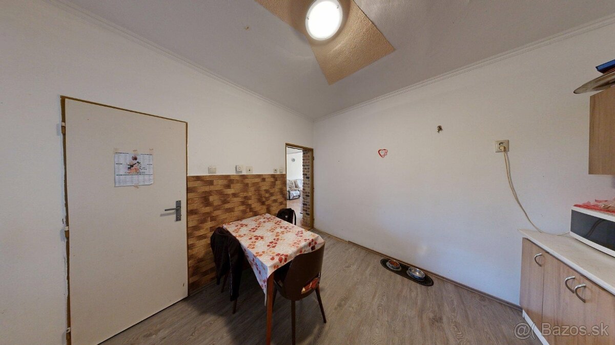 4 IZBOVÝ RODINNÝ DOM S GARÁŽOU LEN 6 km OD TERMÁLNEHO MESTA - 10