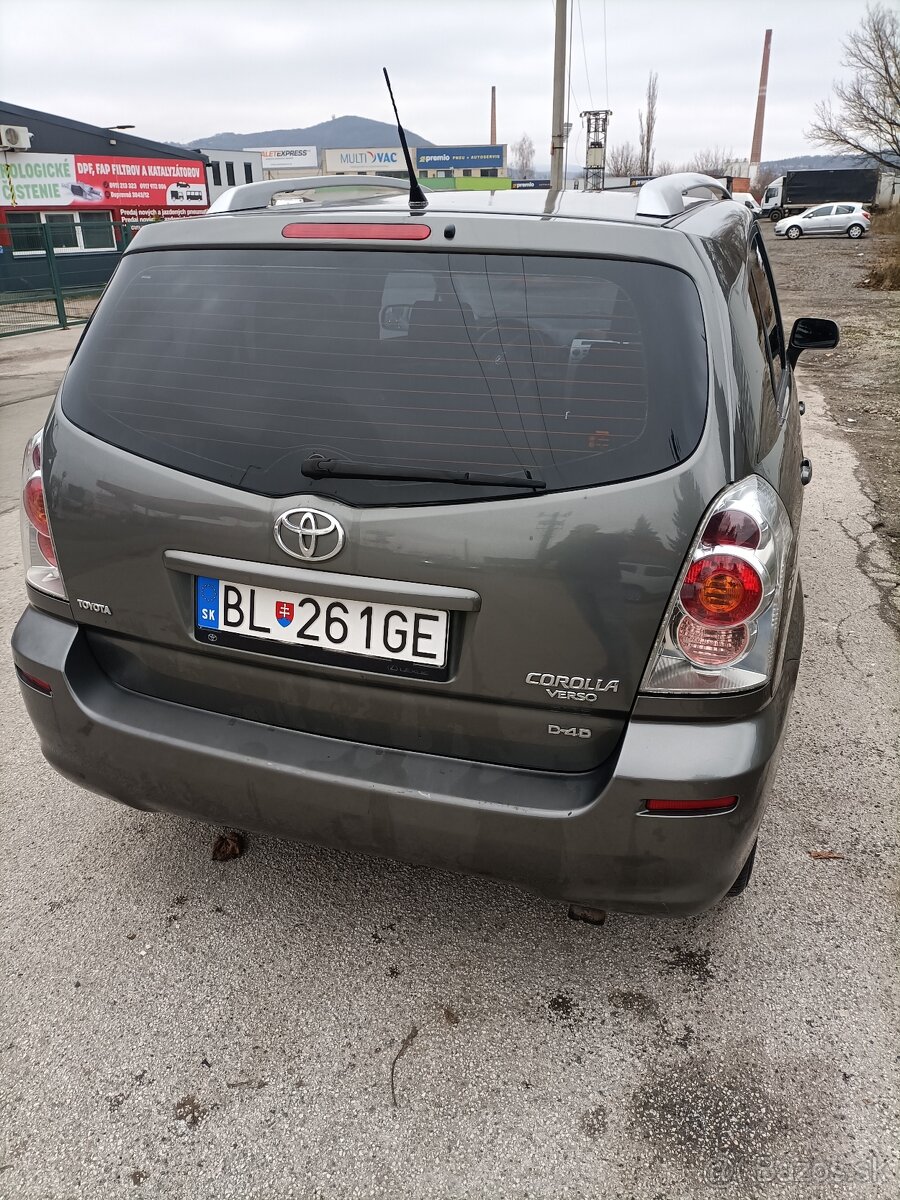 Predám Toyota Corollu Verso - 10