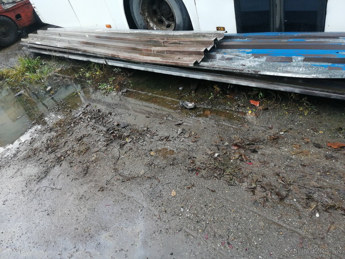 brána plechová plech trapéz plechová buda - 10