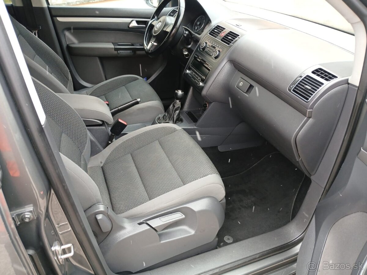 VOLKSWAGEN TOURAN 77kW 2011 - 10