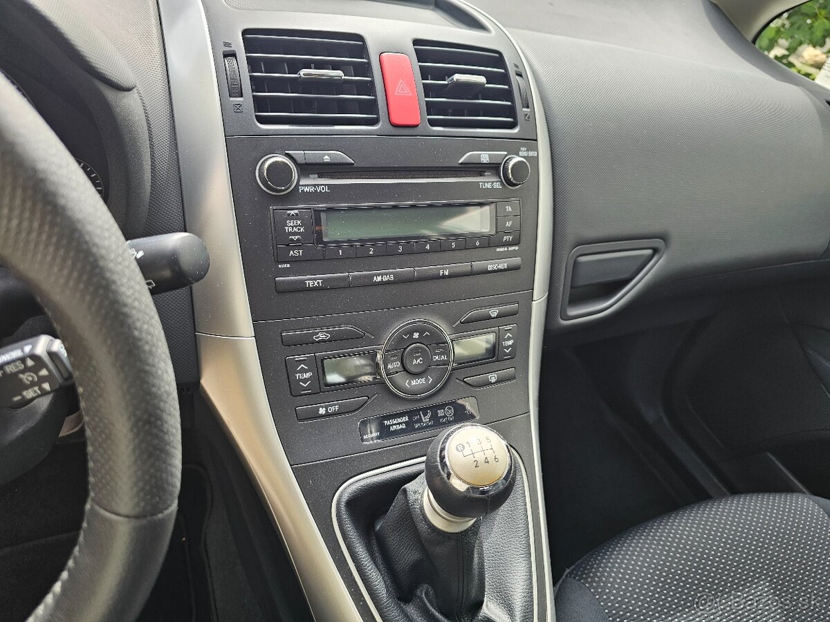 Toyota Auris 1,6 benzin - 10