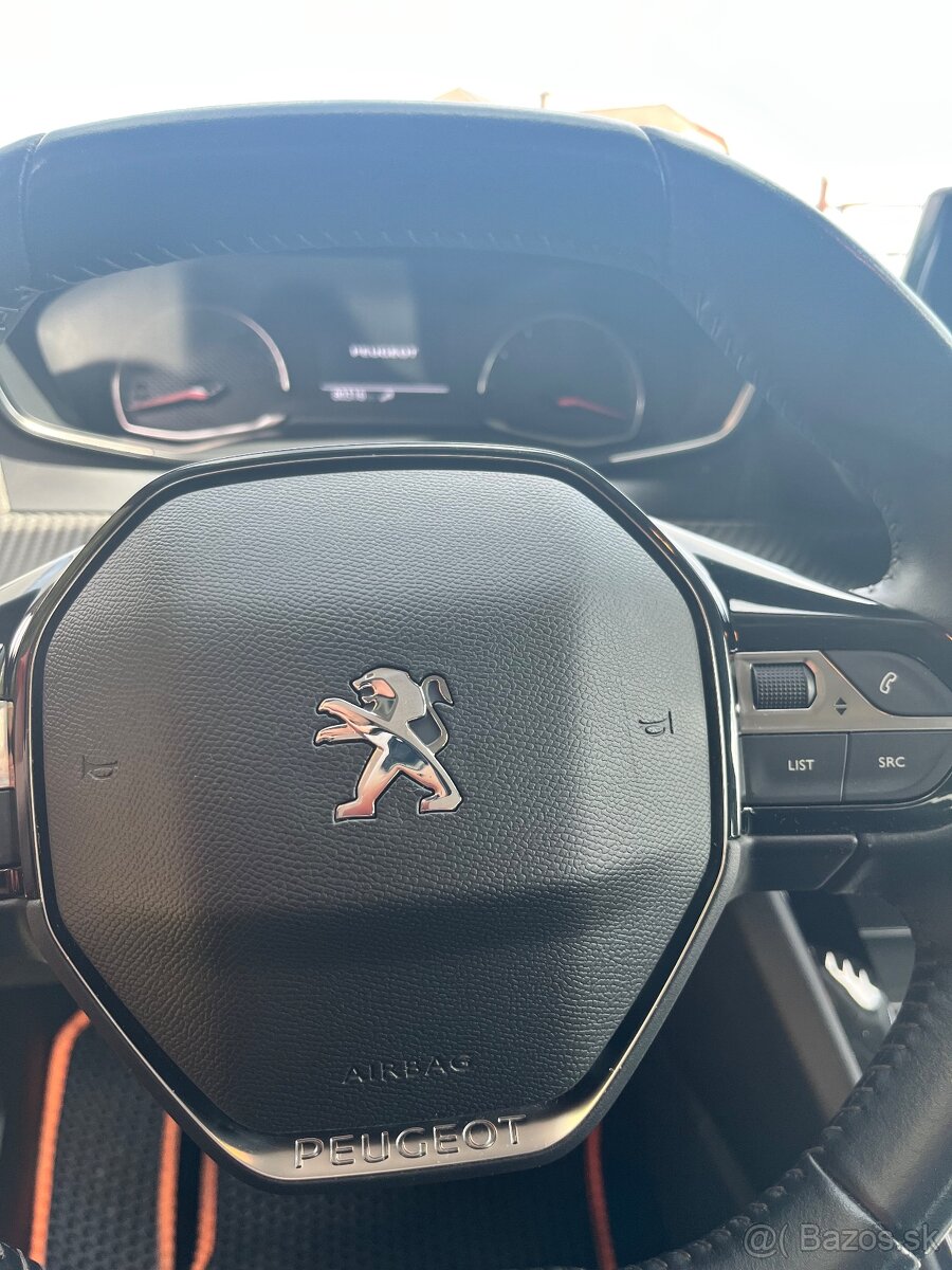 Peugeot 2008 - 10