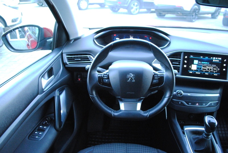 Peugeot 308 Break/SW SW 1.2 PureTech S&S Style E6d-ISC - 10