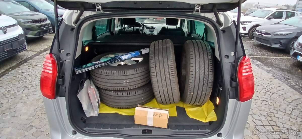 Na PREDAJ Peugeot 5008 EXECUTIVE 1.6HDi 110k FAP BVM 7 miest - 10