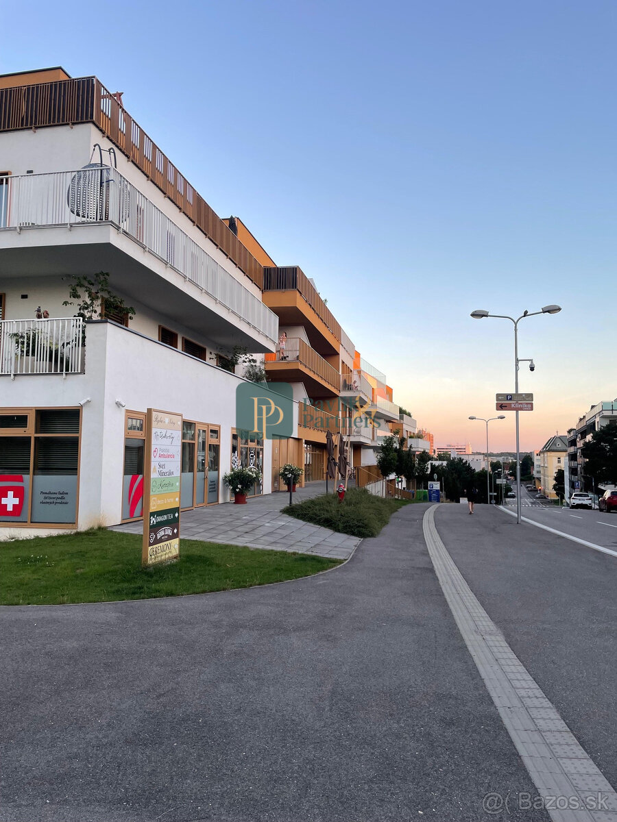 Prenájom 4 izbový luxusný byt, novostavba ORBIS, 2x garážové - 10