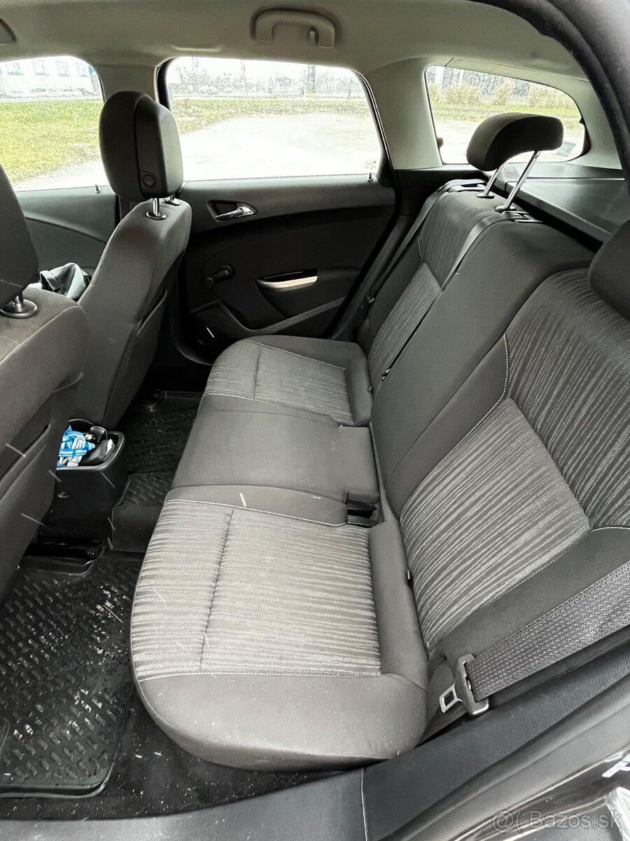 Opel Astra Sport Tour - 10