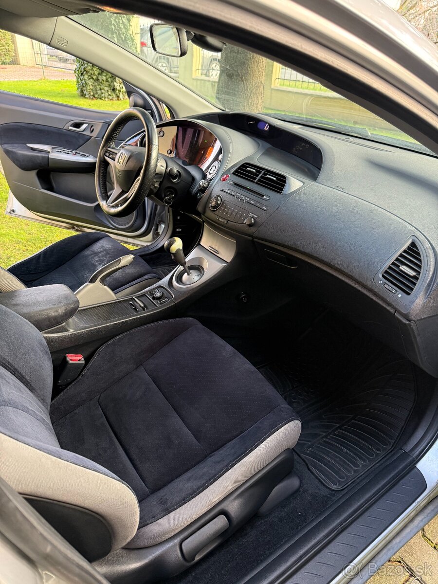 Honda Civic 1.8 VTEC 103kW 8. generácia - 10