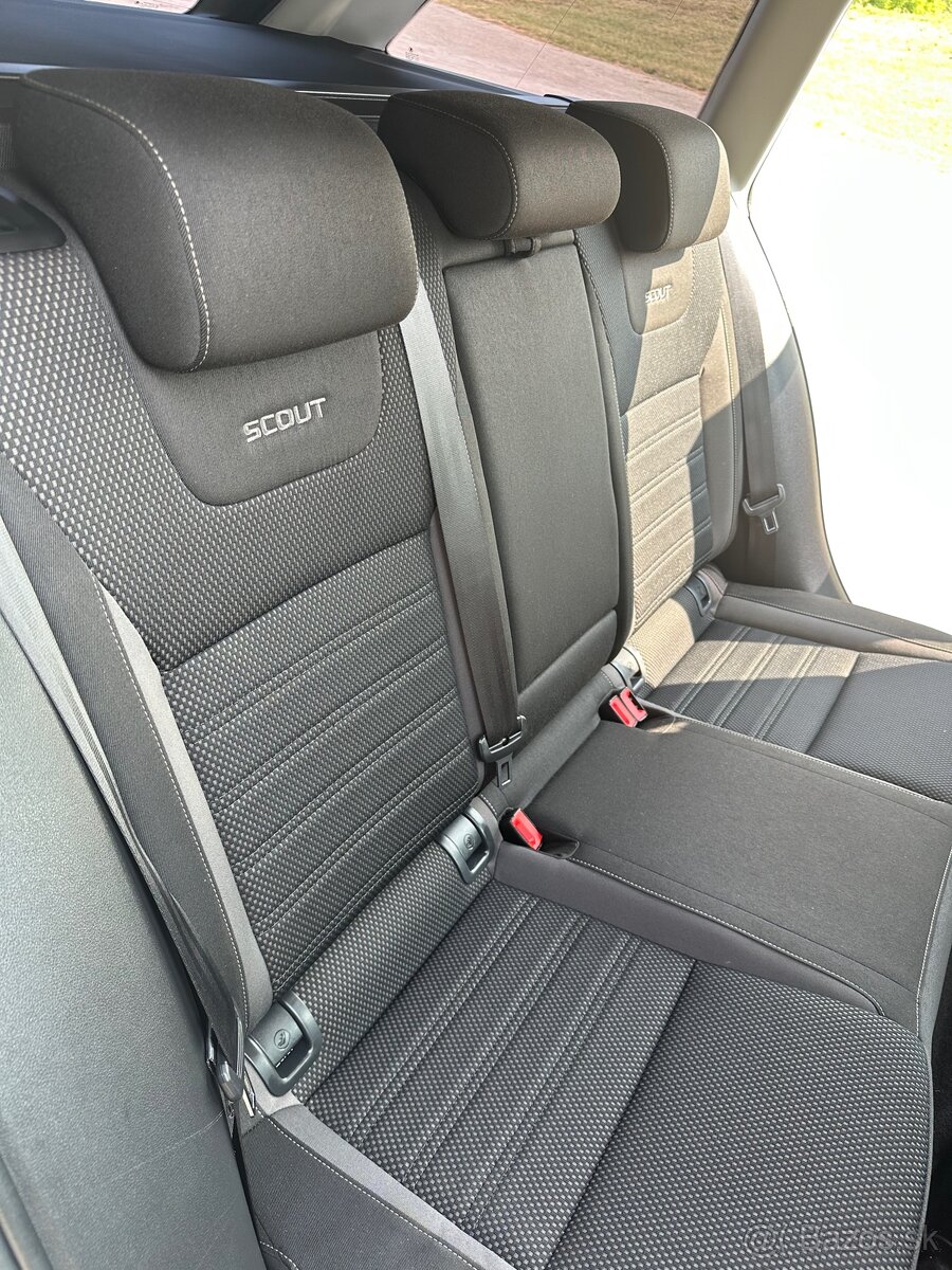 Škoda octavia combi scout - 10